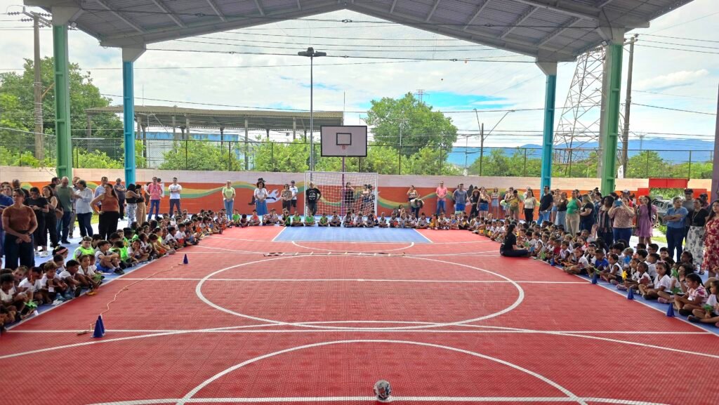 Guarujá entrega quadra reformada em escola de Vicente de Carvalho ...
